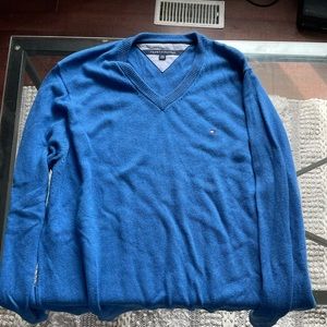 Tommy sweater